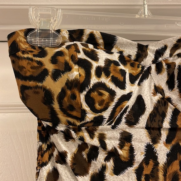 Wet Seal- Leopard Print peplum tube top - Picture 3 of 9
